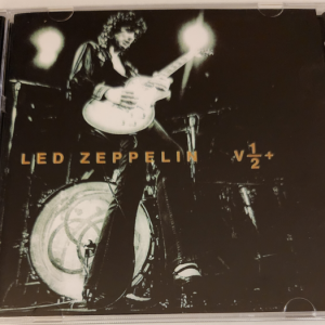 Led Zeppelin: V 1/2 + Center Coliseum, Seattle, WA July 17, 1973 Live Concert (2CD)